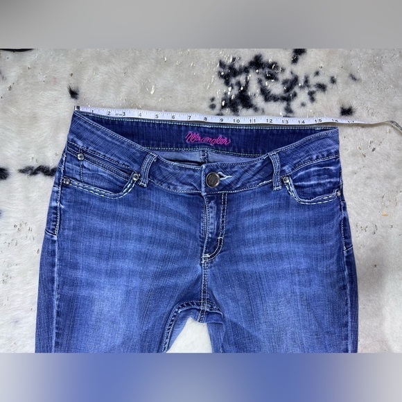 Wrangler Women’s Y2K Vintage Pink Logo Medium Wash Bootcut Denim Jeans Size 32 - Picture 4 of 8